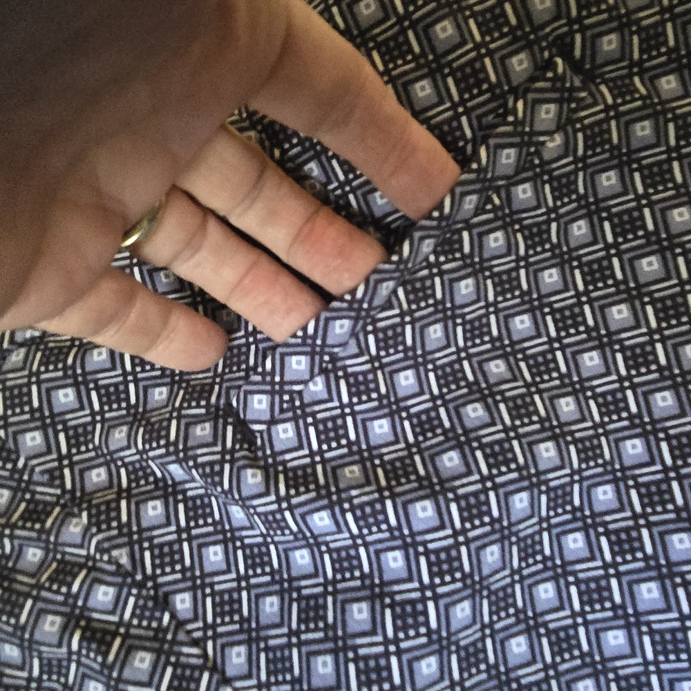 Mario Serrani Designer Women's Geometric Patterned Shorts Blue&White EUsz12 - Picture 6 of 10